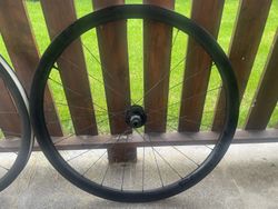 Zapletená gravel kola Bontrager Aeolus Elite 35V