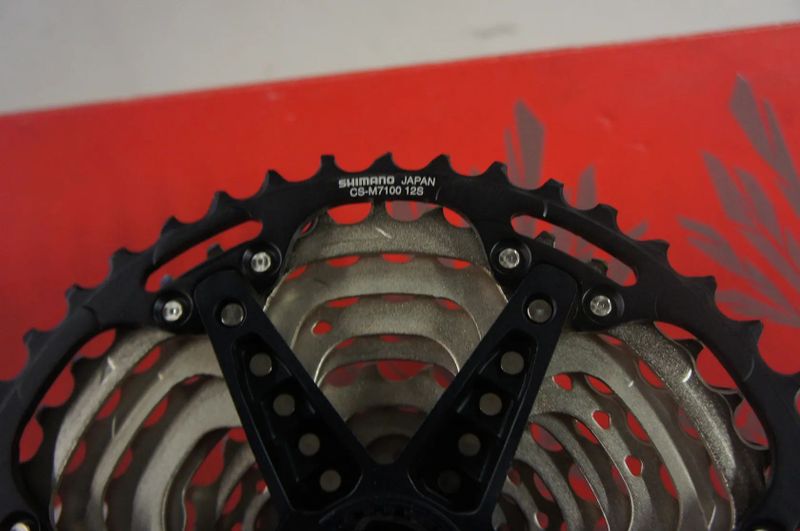 12-kazeta SHIMANO CS-M7100 SLX 10-45 zubů