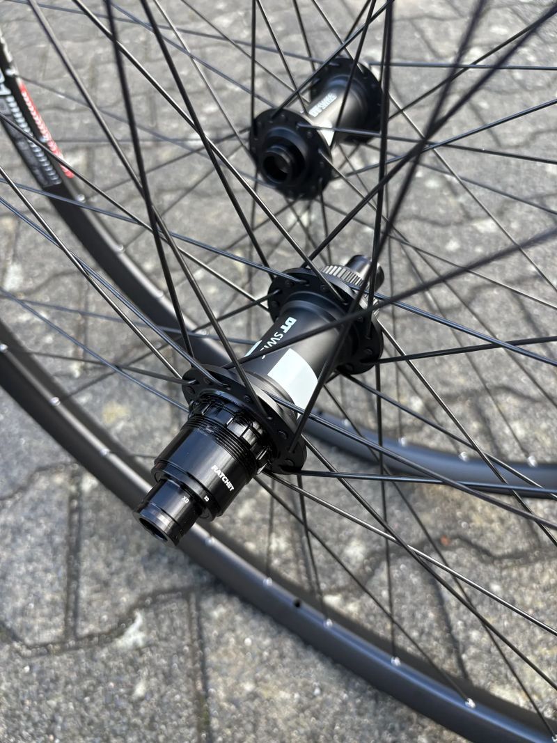Zapletená kola DT Swiss XM481, náboje DT350 29" Boost