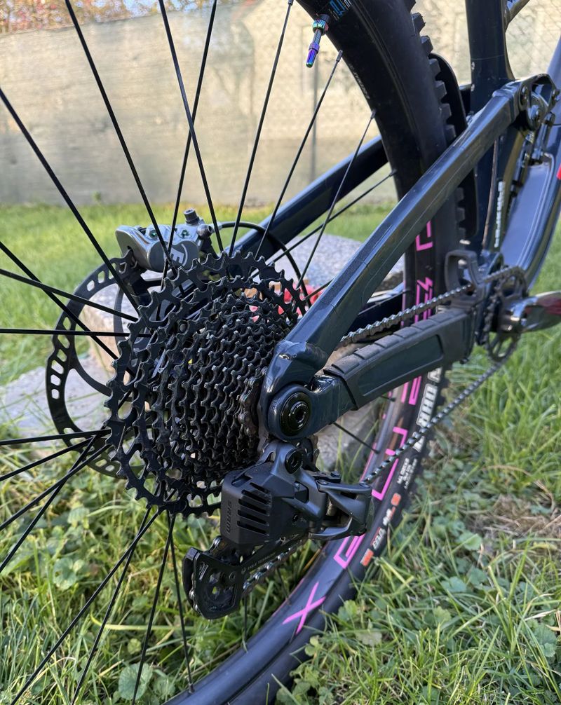 Trek Slash AXS