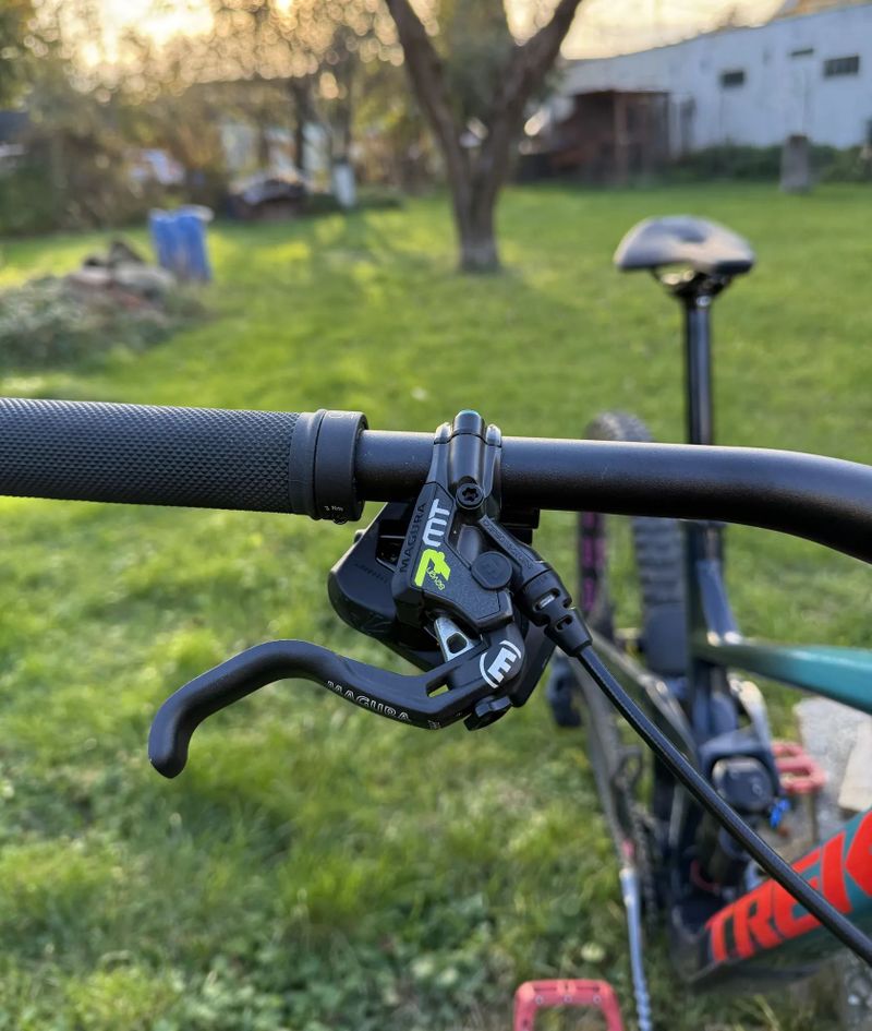 Trek Slash AXS