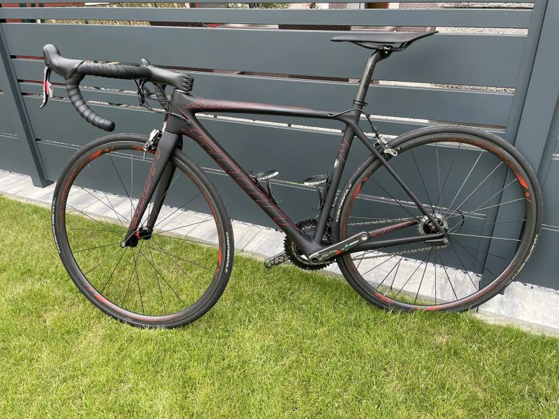 Scott Addict SL + Cyklotrenažér Tacx T2875 NEO 2T SMART