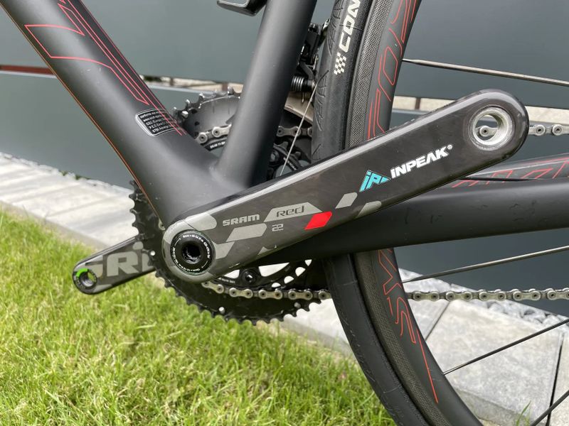 Scott Addict SL + Cyklotrenažér Tacx T2875 NEO 2T SMART