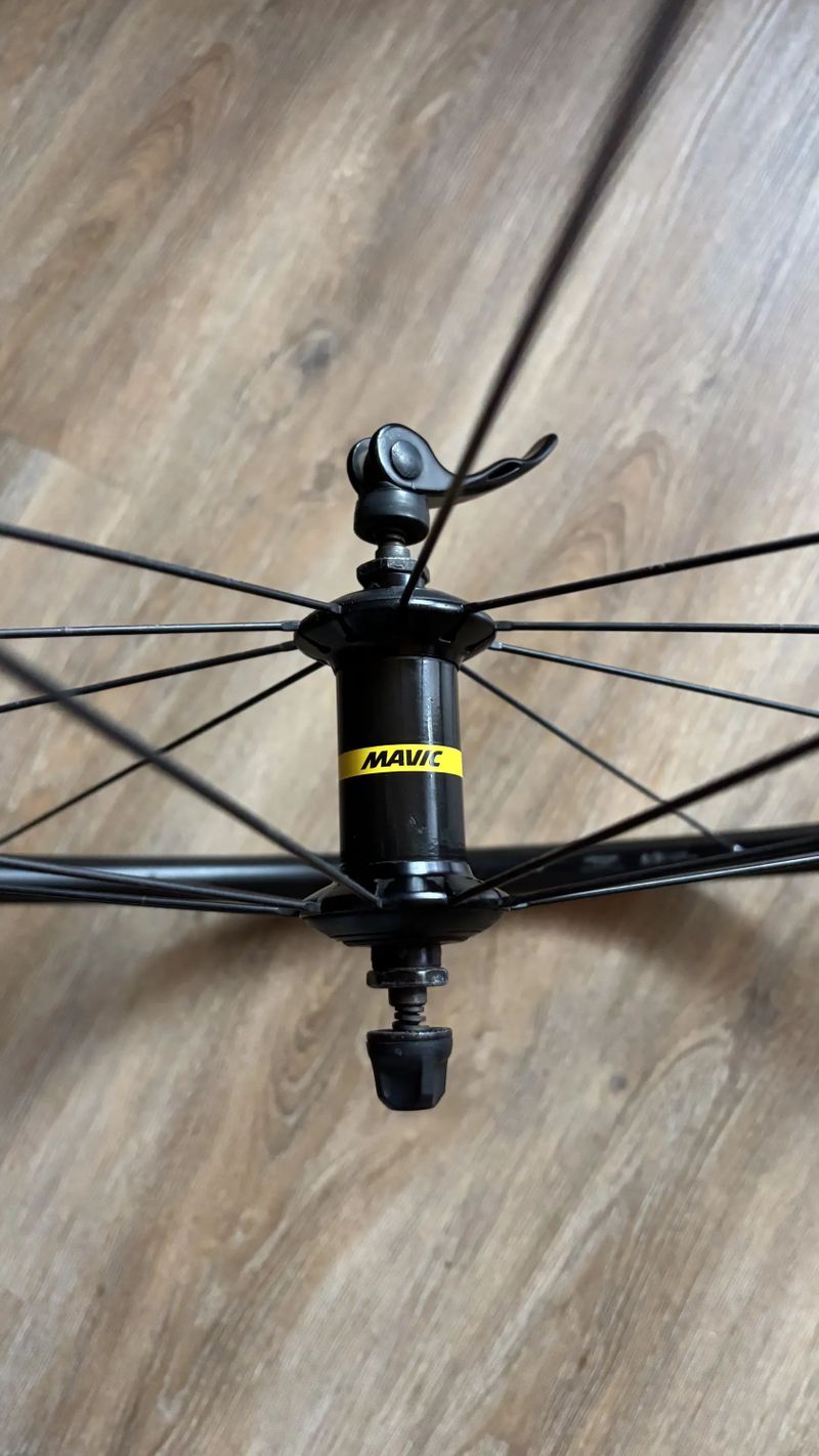 Silniční kola Mavic Aksium 700 - jako nová