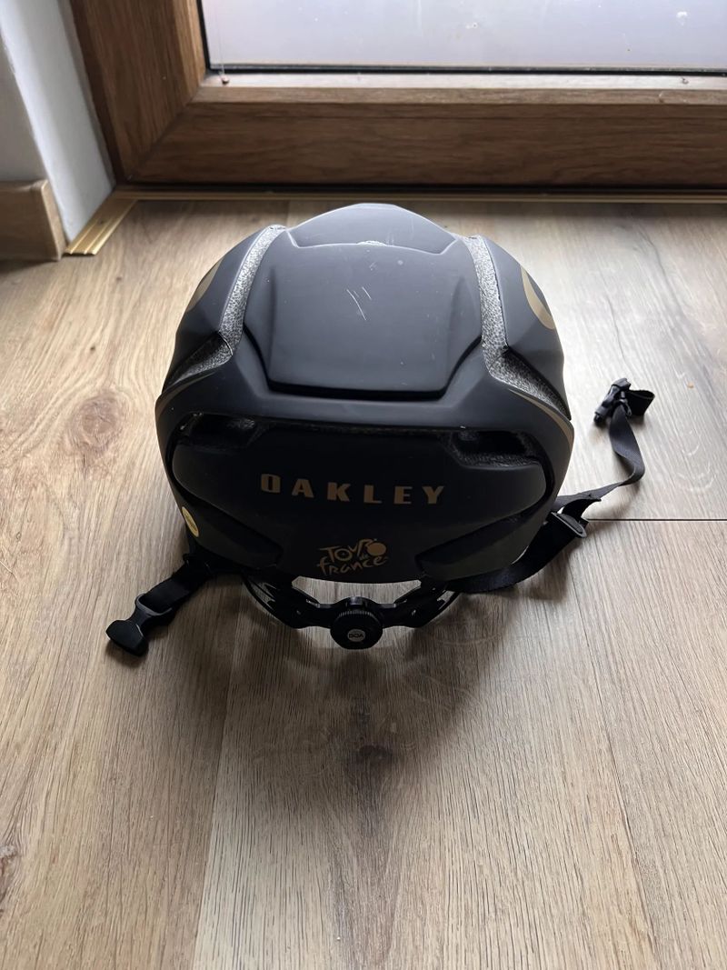 Oakley ARO5 Europe Tour de France Mips