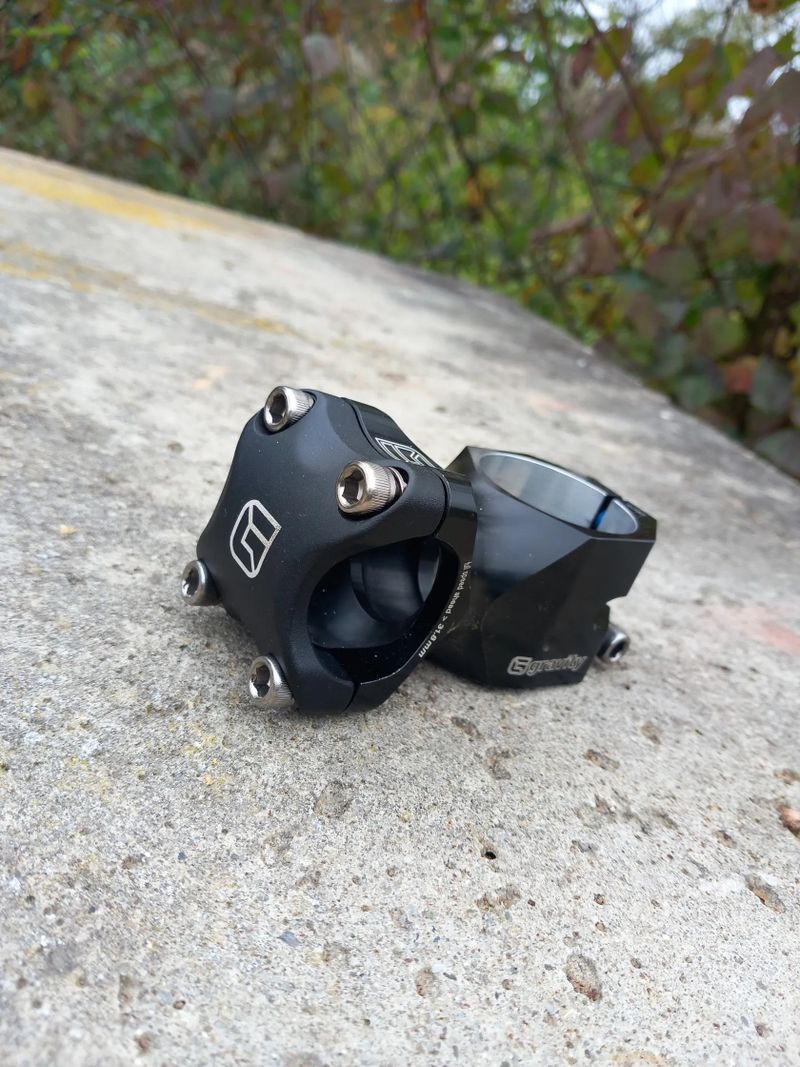 Gravity na Cannondale lefty headshock