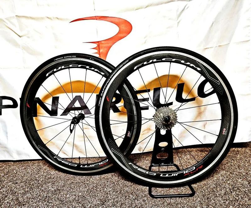 Prodám zapletená karbonová kola Fulcrum WIND XLR 50mm