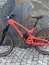 Ahoj, prodám custom enduro kolo Evil Wreckoning v top stavu.