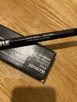 Pevná osa Thule Chariot 12x148 1,75