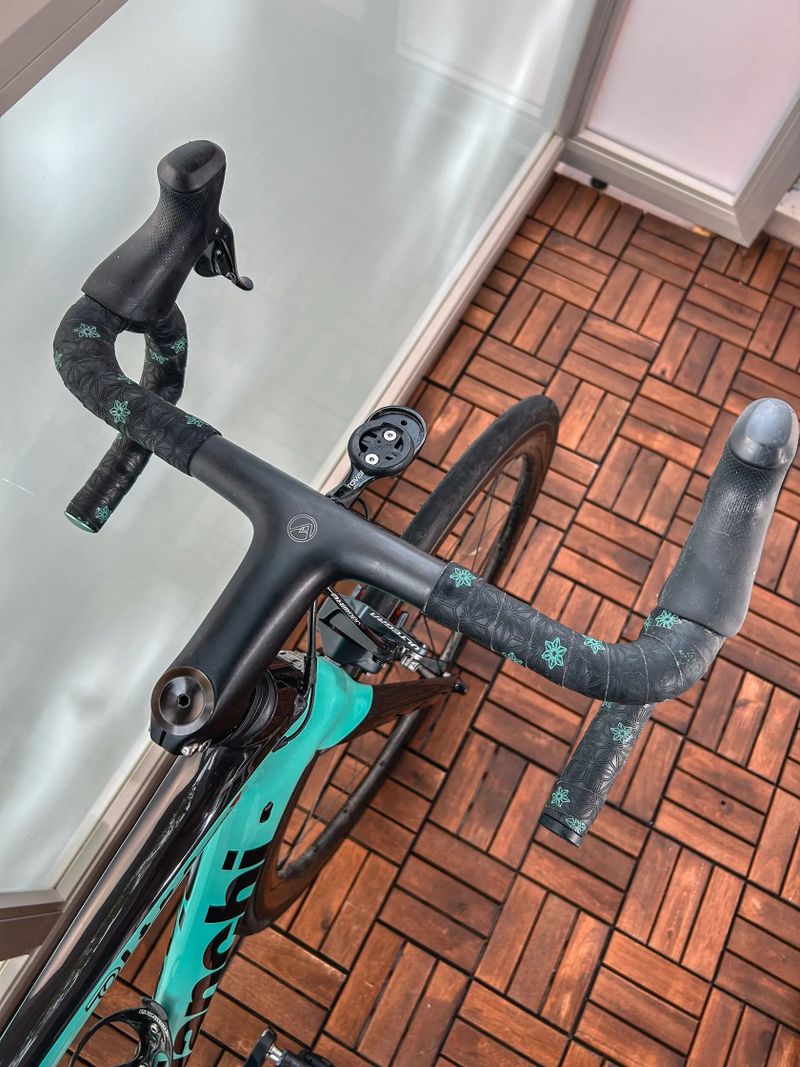 Bianchi Oltre XR3 – Ultegra Di2 / Campagnolo Bora WTO 45 – Vel. 55