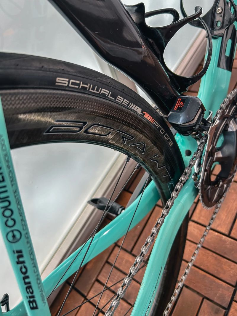 Bianchi Oltre XR3 – Ultegra Di2 / Campagnolo Bora WTO 45 – Vel. 55