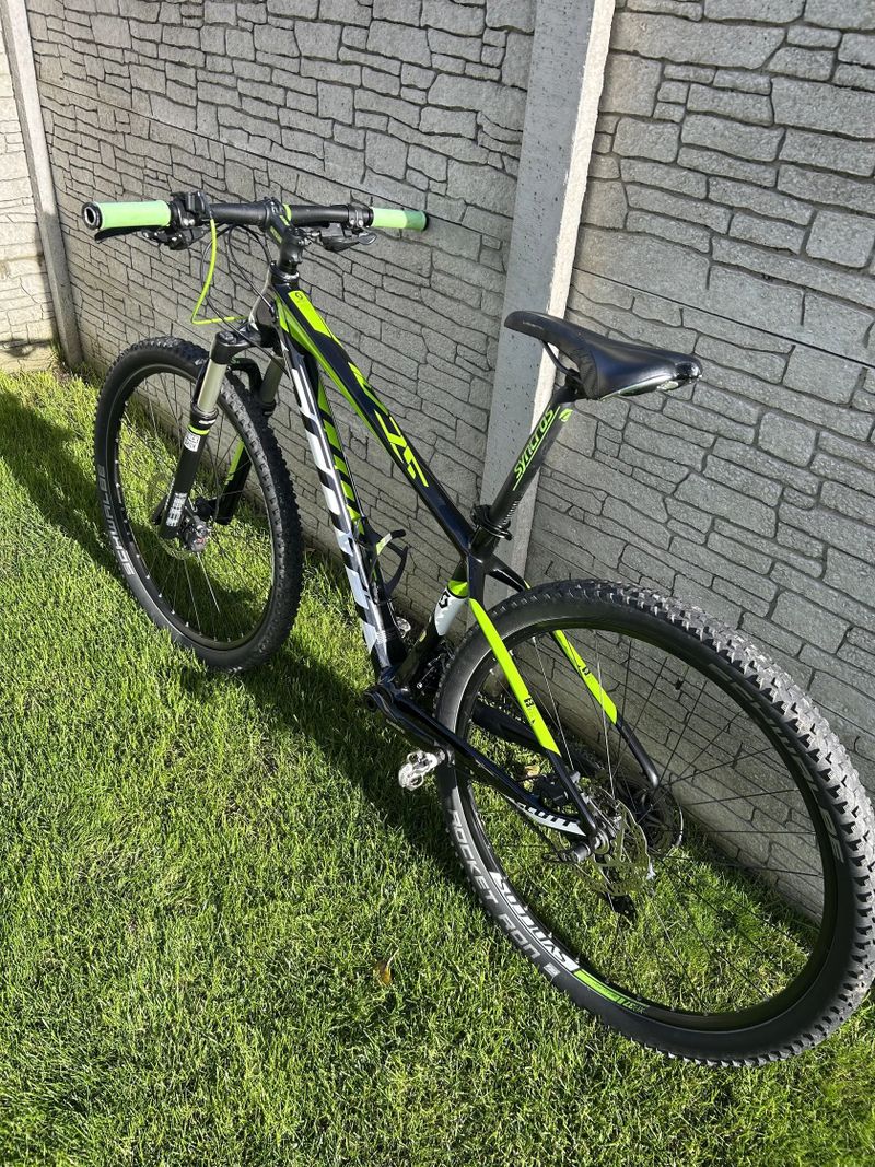Scott Scale 735