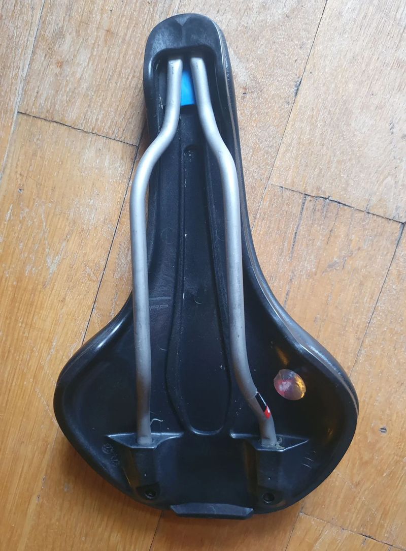 Selle Italia flite boost 145 ti, silniční sedlo, top stav