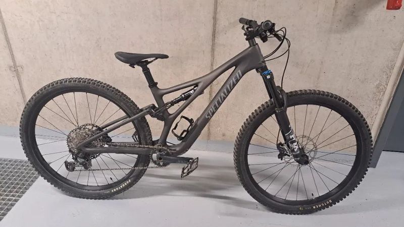 Prodám Specialized Stumpjumper Fact Carbon