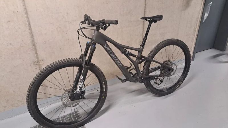 Prodám Specialized Stumpjumper Fact Carbon