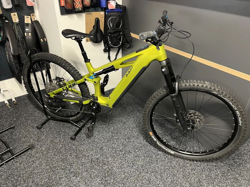 CUBE Stereo Hybrid ONE44 HPC RACE 800 vel.L 2025 1111km