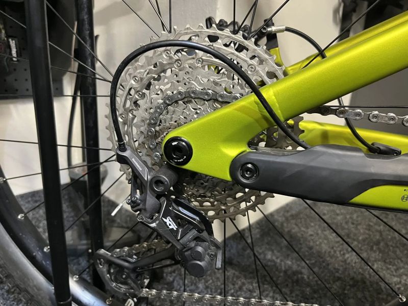 CUBE Stereo Hybrid ONE44 HPC RACE 800 vel.L 2025 1111km