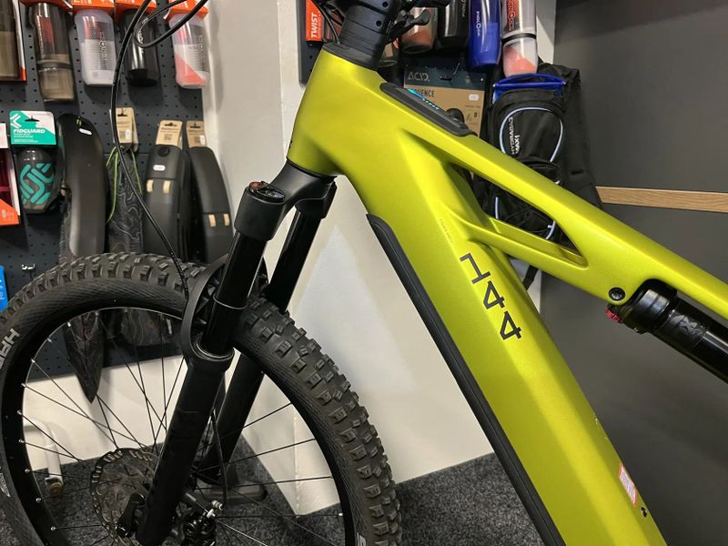 CUBE Stereo Hybrid ONE44 HPC RACE 800 vel.L 2025 1111km