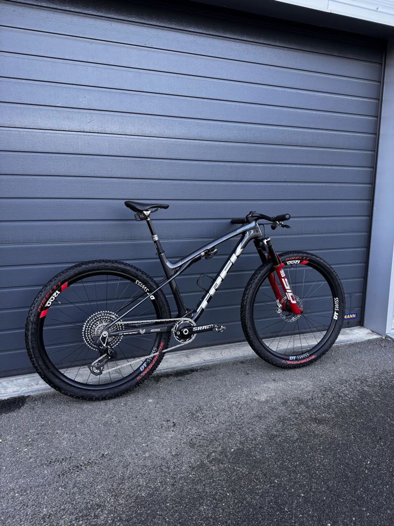 Trek Supercaliber SLR Gen 2 flight attendant vel. L (možno prodat i samotnou rámovou sadu s FA)