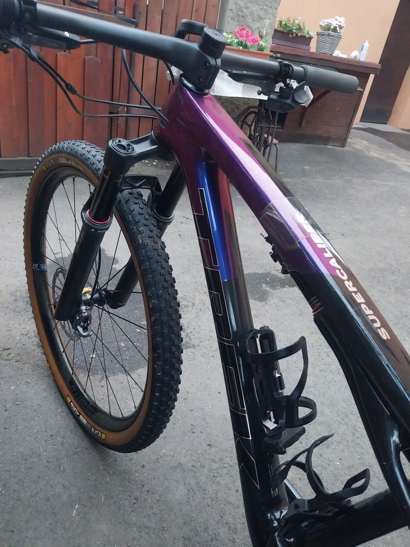 Trek Supercaliber 9.7 AXS GX T-type , karbonová kola Mavic Crossmax elite , model 2025, v záruce 