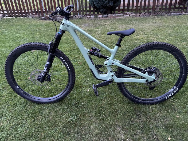 YT Industries Jeffsy