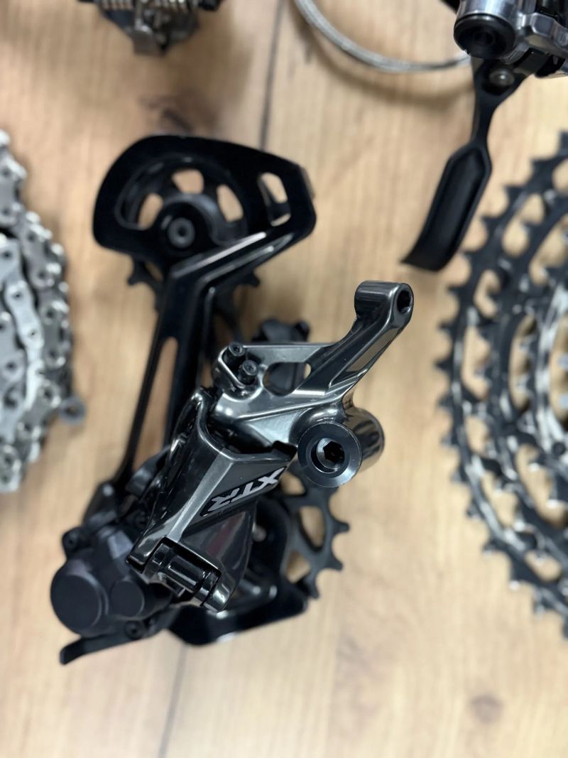 Kompletná sada Shimano XTR 9100 + brzdy 9120 4piest 