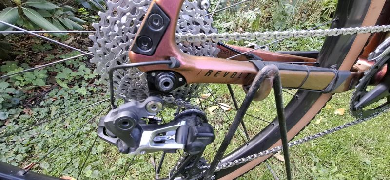 Giant Revolt Advanced Pro 1