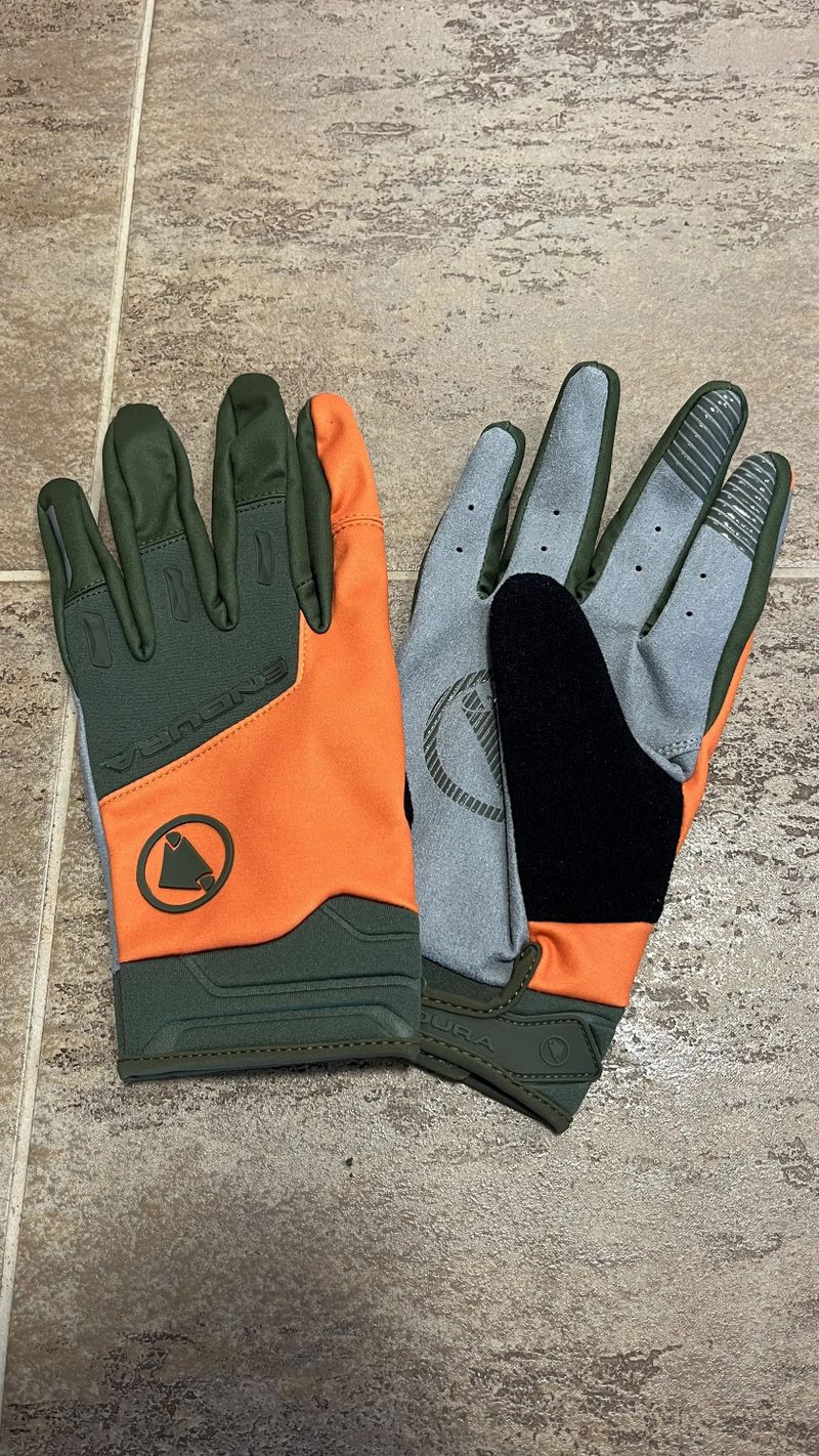 Větruodolné rukavice Endura Singletrack Windproof, vel. M, nové