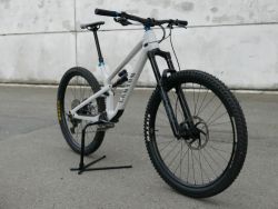 Canyon Spectral Carbon 140 velikost L