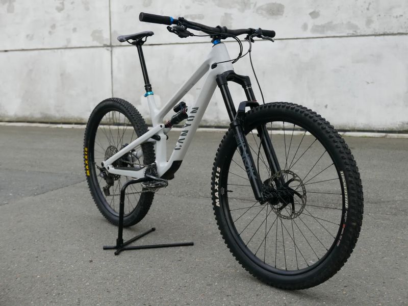 Canyon Spectral Carbon 140 velikost L