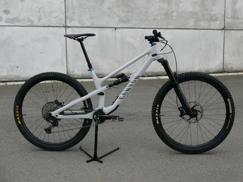 Canyon Spectral Carbon 140 velikost L