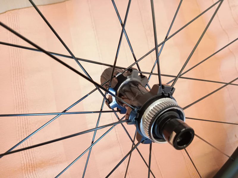 Prodám zapletená silniční kola Shimano Ultegra Carbon