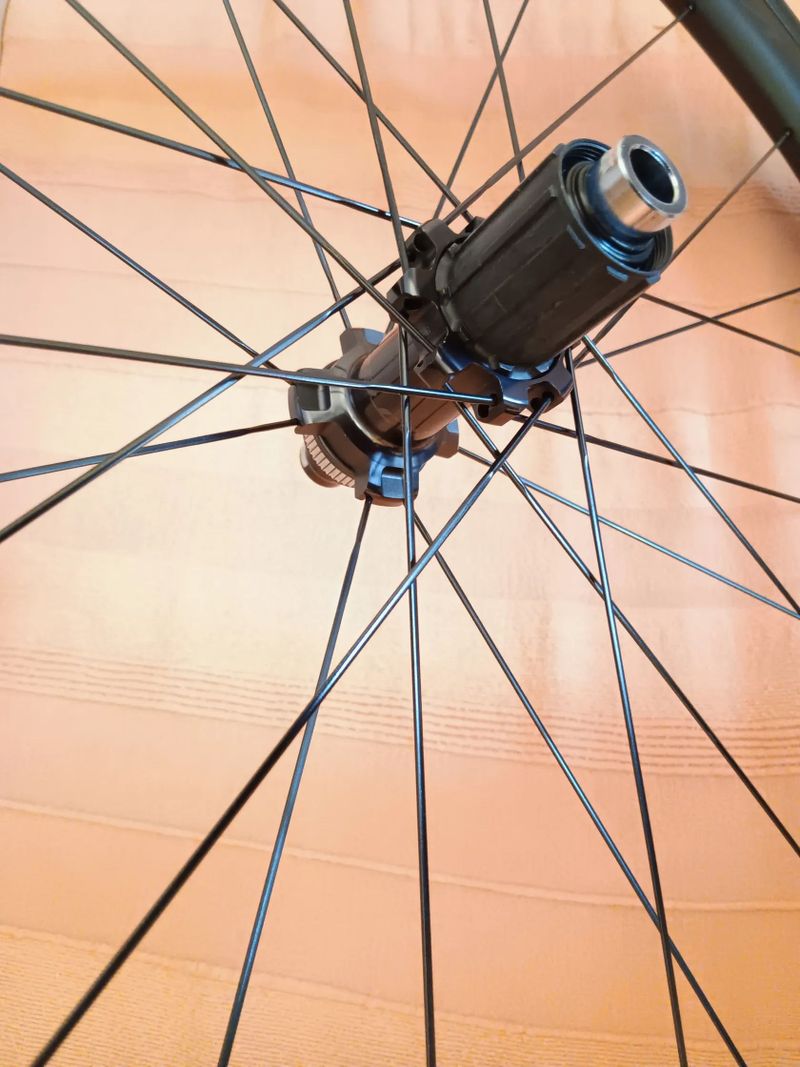 Prodám zapletená silniční kola Shimano Ultegra Carbon