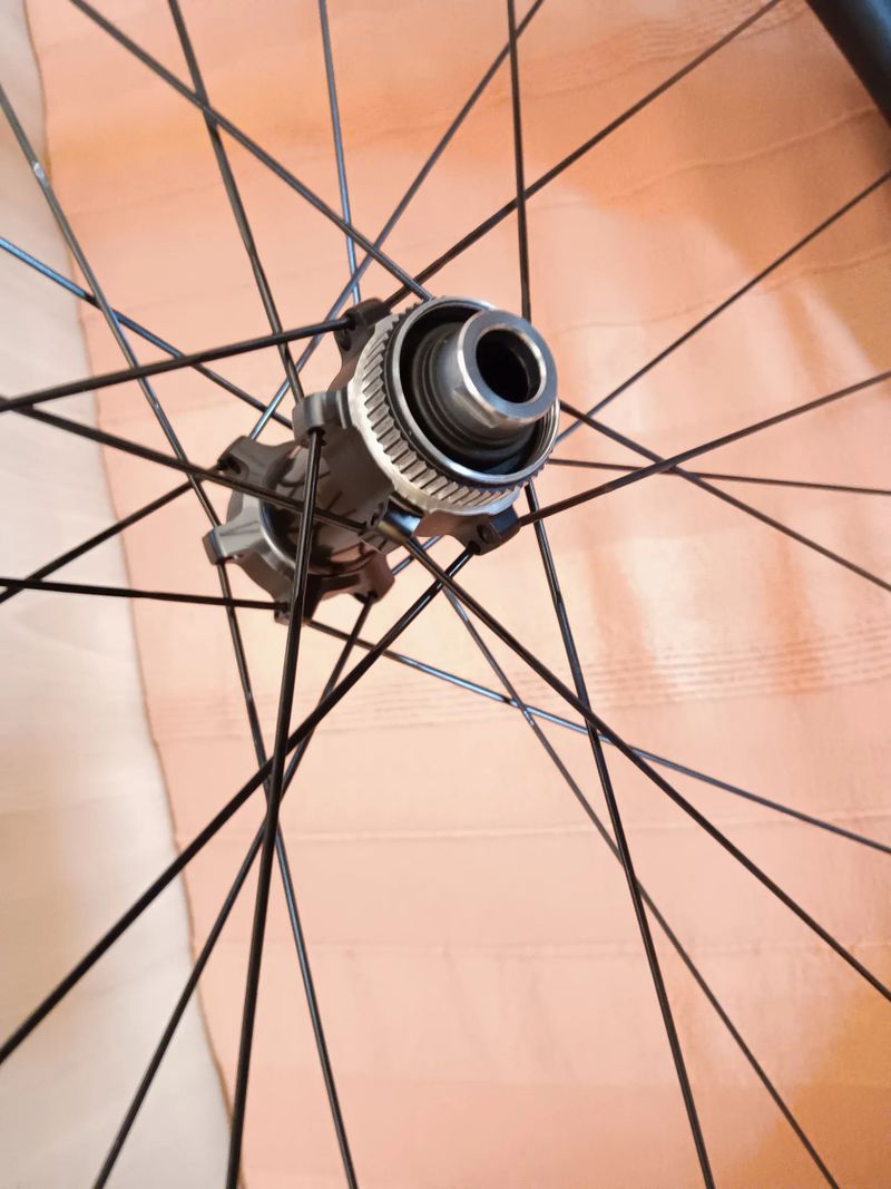 Prodám zapletená silniční kola Shimano Ultegra Carbon