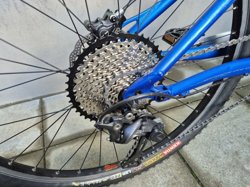 Celoodpružené kolo Specialized, vel.L/19", převody 1x11