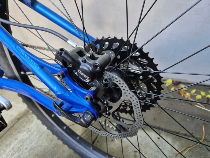 Celoodpružené kolo Specialized, vel.L/19", převody 1x11