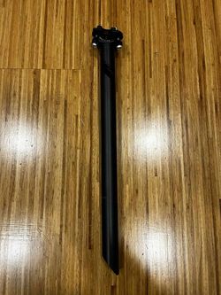 Forza karbonová sedlovka 4ZA Cirrus 7DE 27,2x400 mm