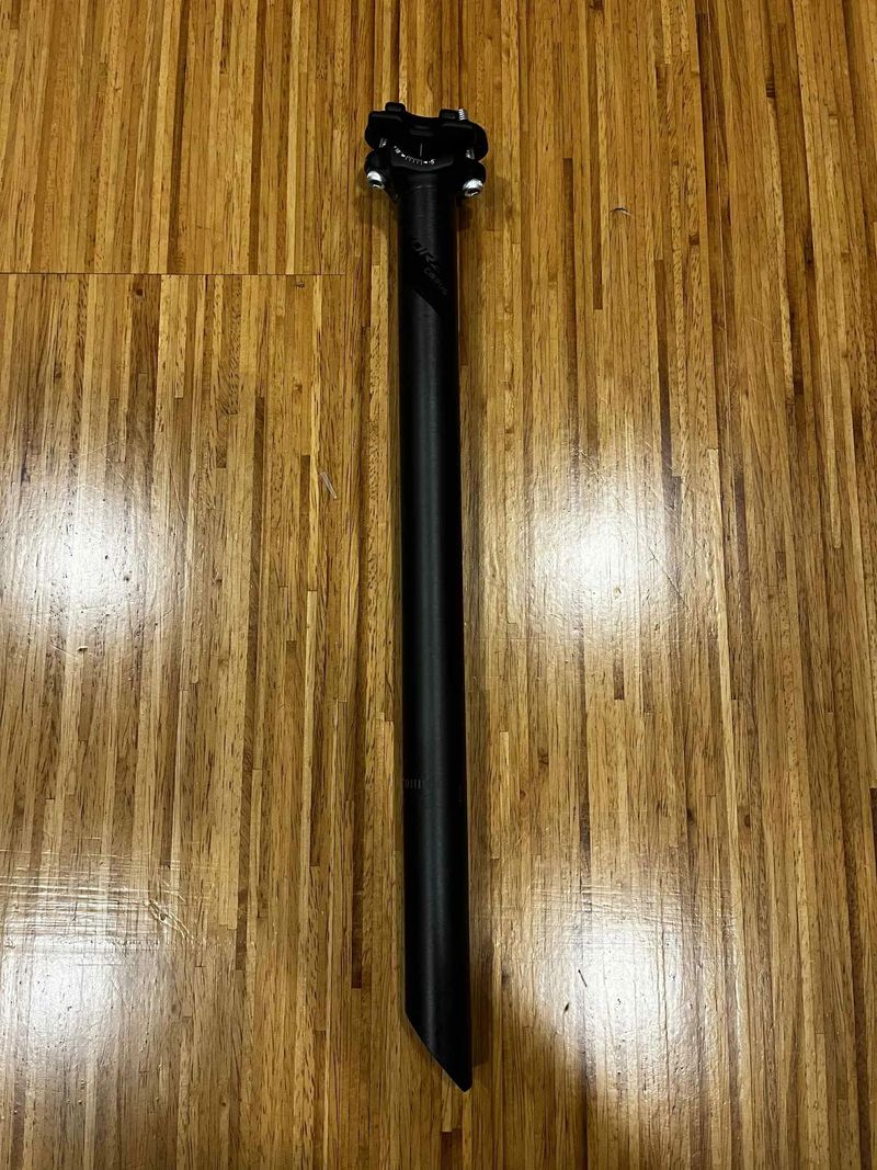 Forza karbonová sedlovka 4ZA Cirrus 7DE 27,2x400 mm