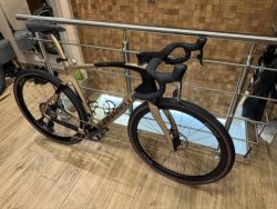 TOP gravel Pinarello Grevil - SRAM RED XPLR AXS 1 x 12 - 8,4 kg