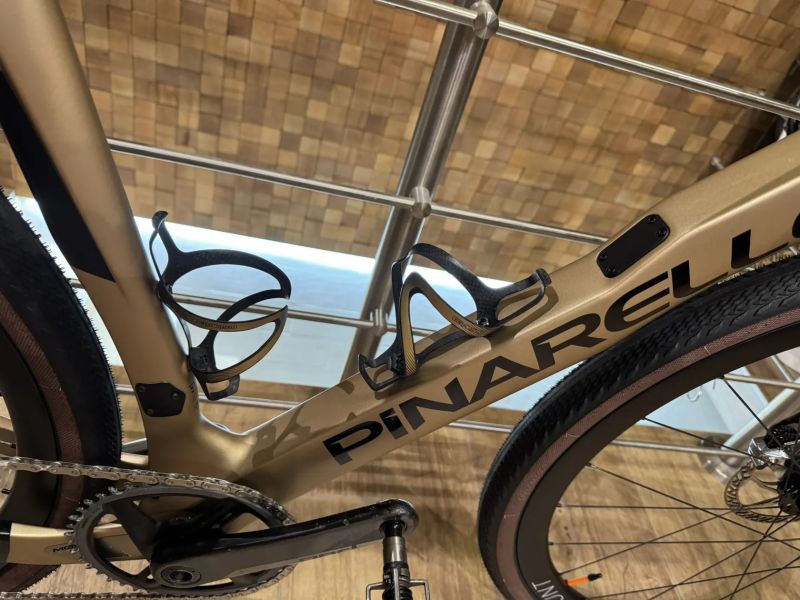 TOP gravel Pinarello Grevil - SRAM RED XPLR AXS 1 x 12 - 8,4 kg