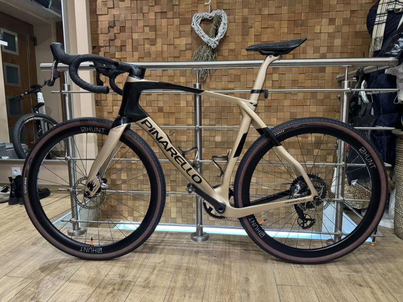 TOP gravel Pinarello Grevil - SRAM RED XPLR AXS 1 x 12 - 8,4 kg