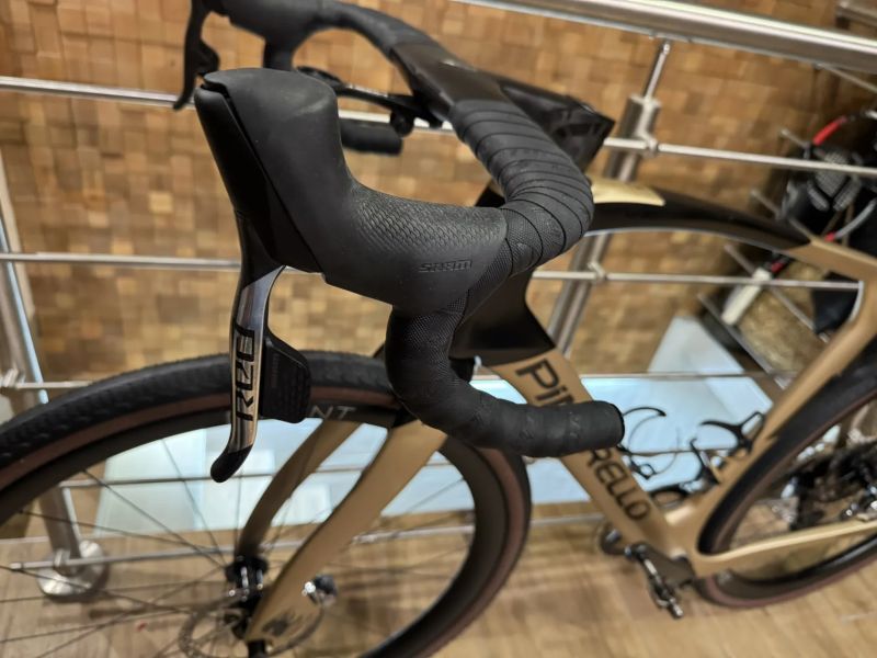 TOP gravel Pinarello Grevil - SRAM RED XPLR AXS 1 x 12 - 8,4 kg