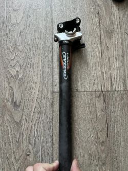 sedlovna PZ Racing Pazzaz Carbon 27.2mm, 300mm, 233g