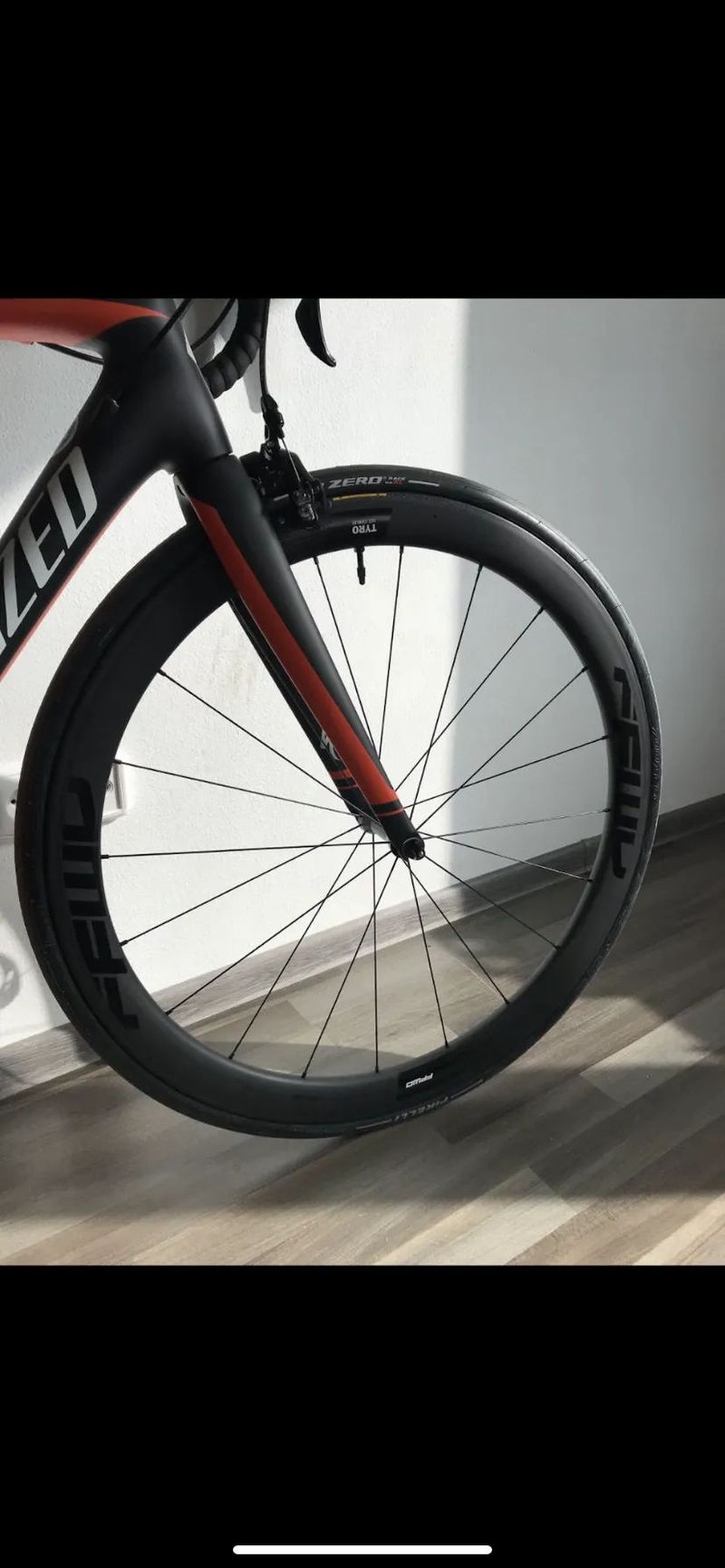 SPECIALIZED TARMAC Carbon 