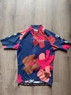 Dámské dresy, kraťasy, vesta