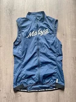 Dámské dresy, kraťasy, vesta