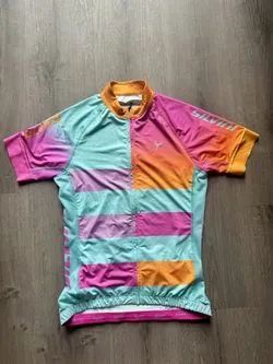 Dámské dresy, kraťasy, vesta