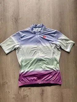 Dámské dresy, kraťasy, vesta