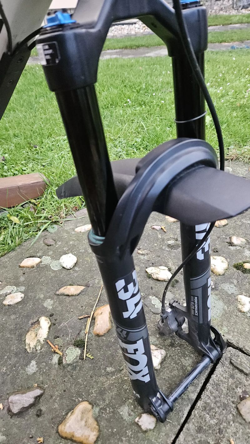 Fox PERFORMANCE ELITE 34 140mm, Fit4
