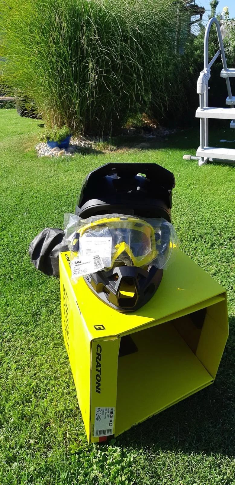 Prodám helmu na enduro..